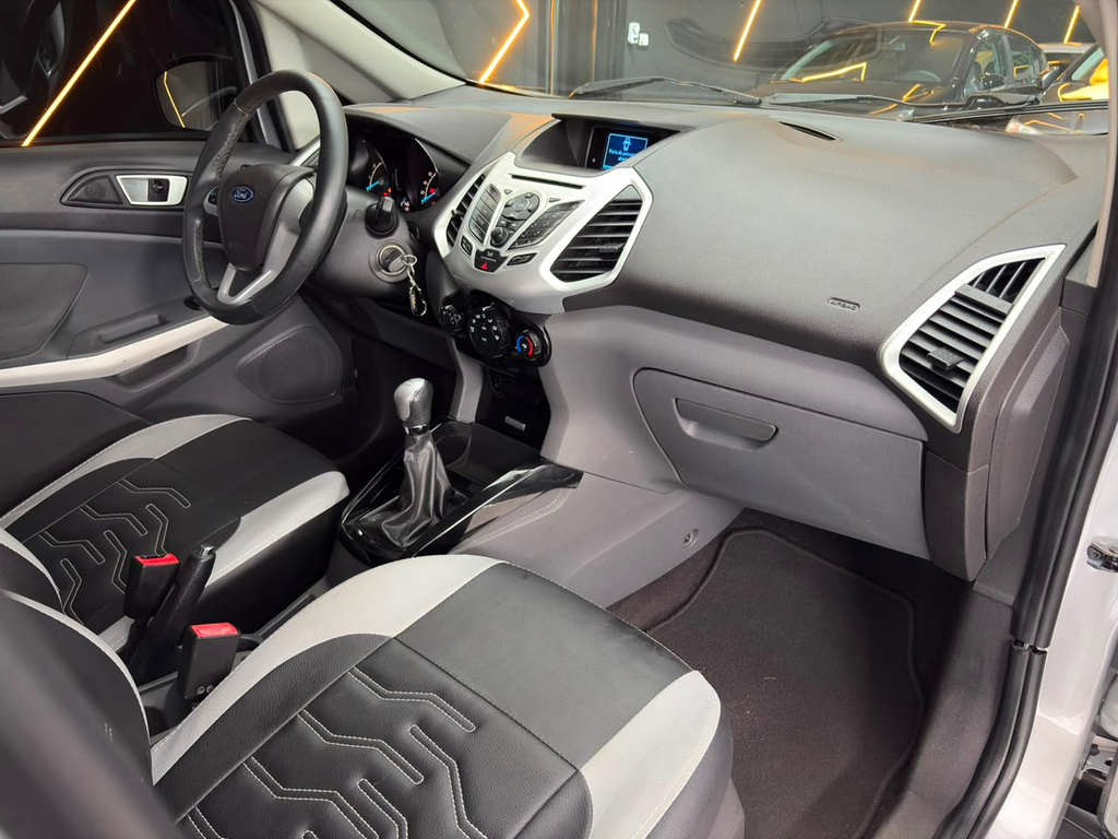 Ford EcoSport Prata