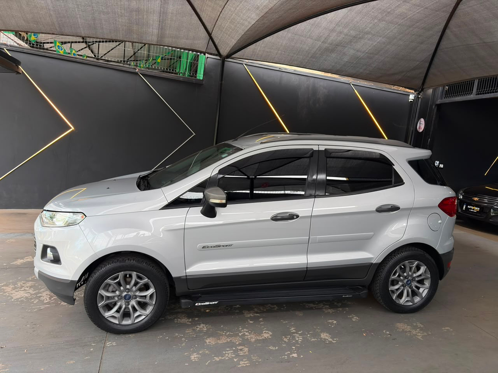 Ford EcoSport Prata