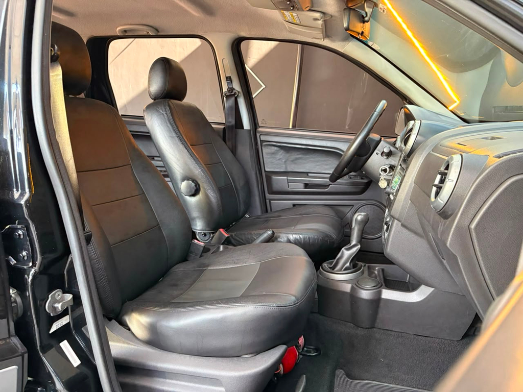 Ford EcoSport Preto