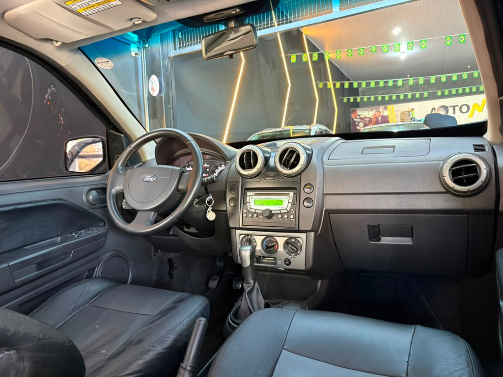 Ford EcoSport Preto