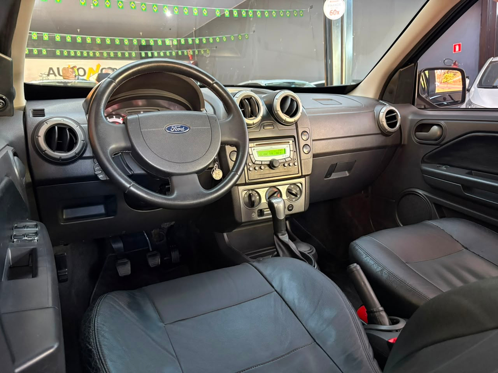 Ford EcoSport Preto