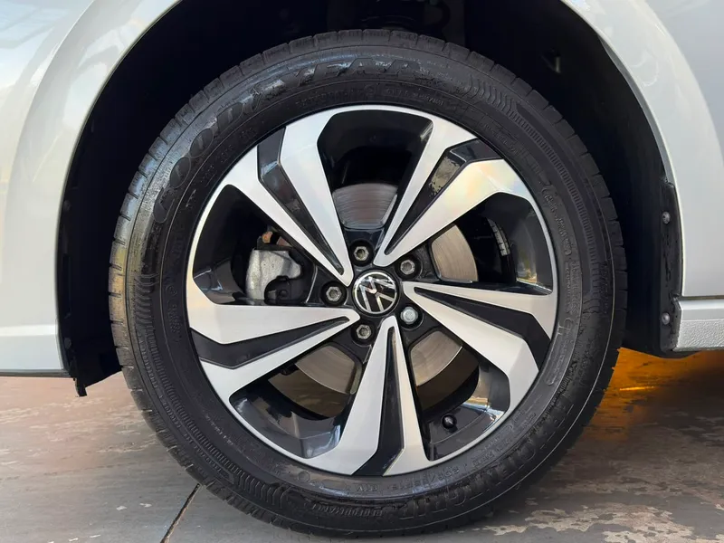Volkswagen Virtus Prata