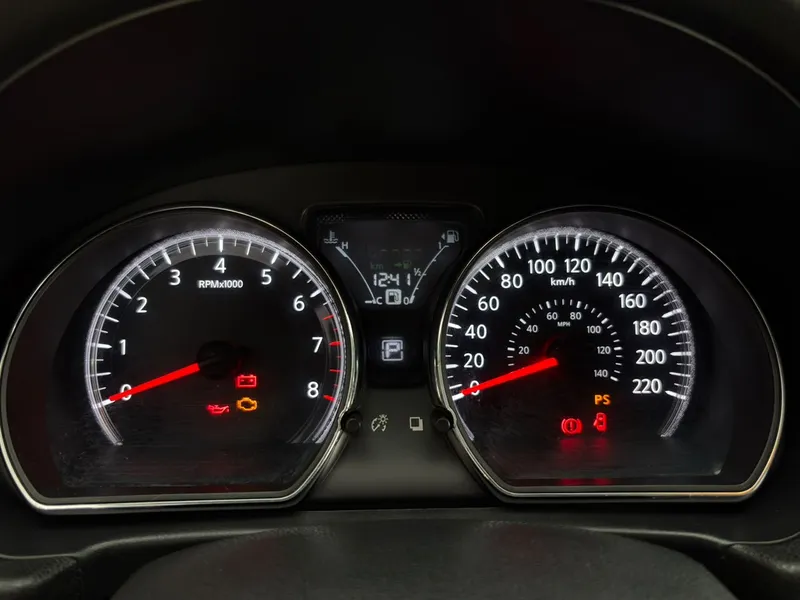 Nissan Versa Preto