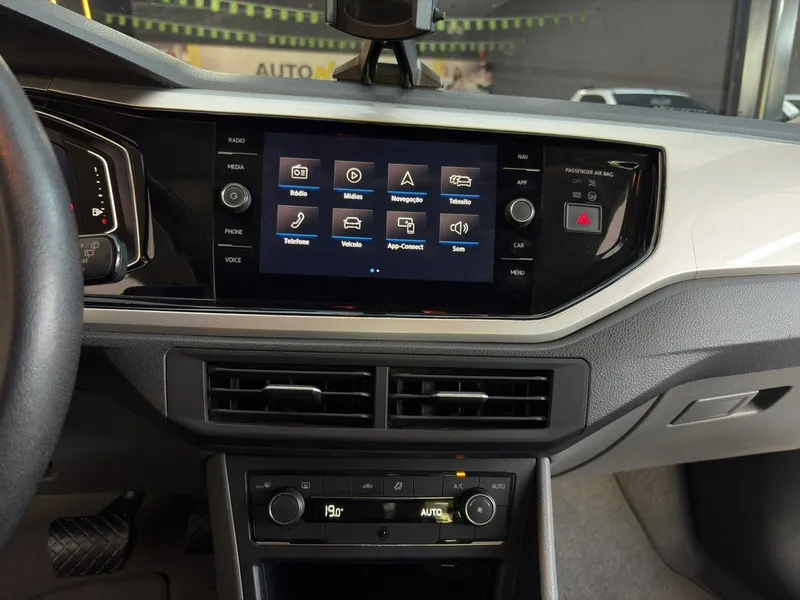 Volkswagen Polo Hatch Cinza
