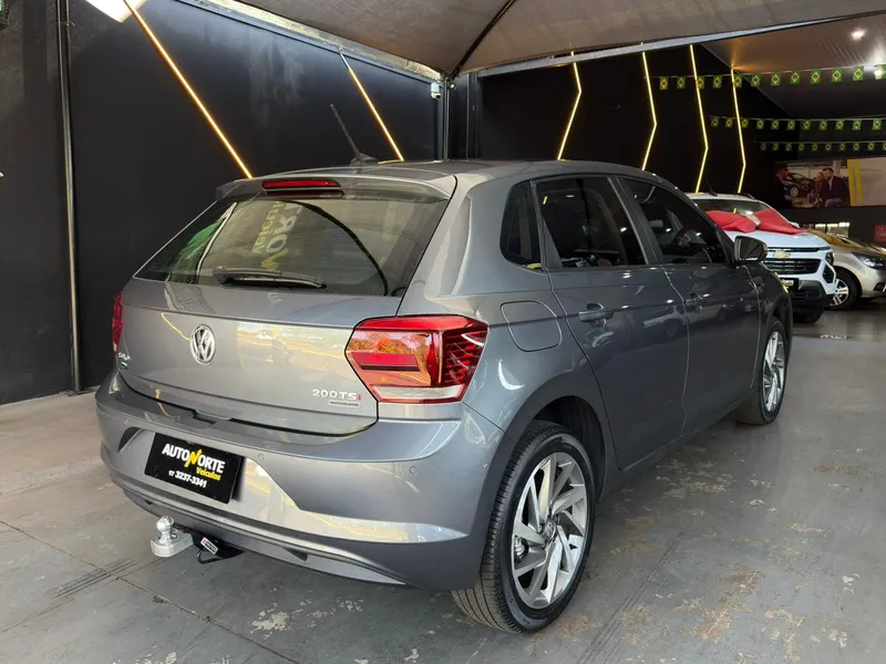Volkswagen Polo Hatch Cinza