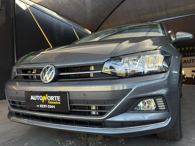 Volkswagen Polo Hatch Cinza