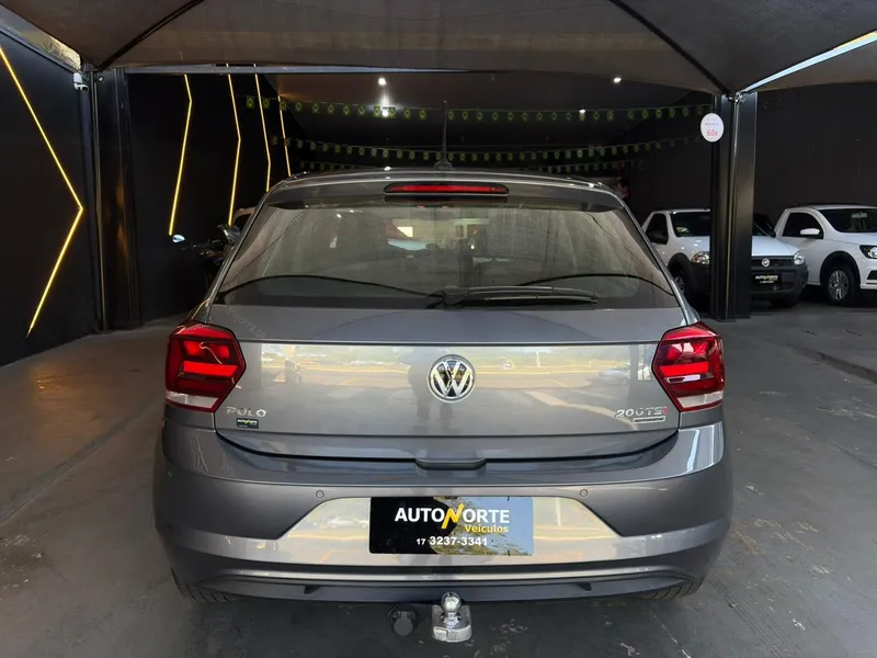 Volkswagen Polo Hatch Cinza