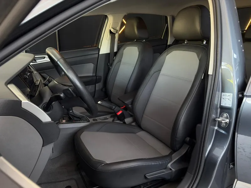 Volkswagen Polo Hatch Cinza