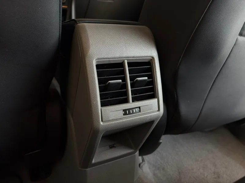 Volkswagen Polo Hatch Cinza