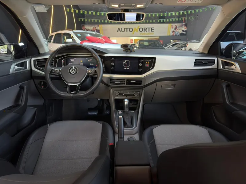 Volkswagen Polo Hatch Cinza