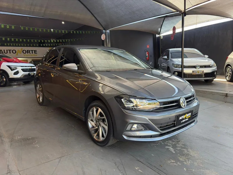 Volkswagen Polo Hatch Cinza