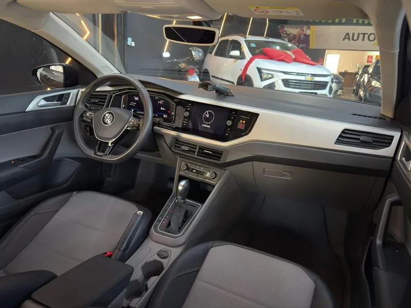 Volkswagen Polo Hatch Cinza