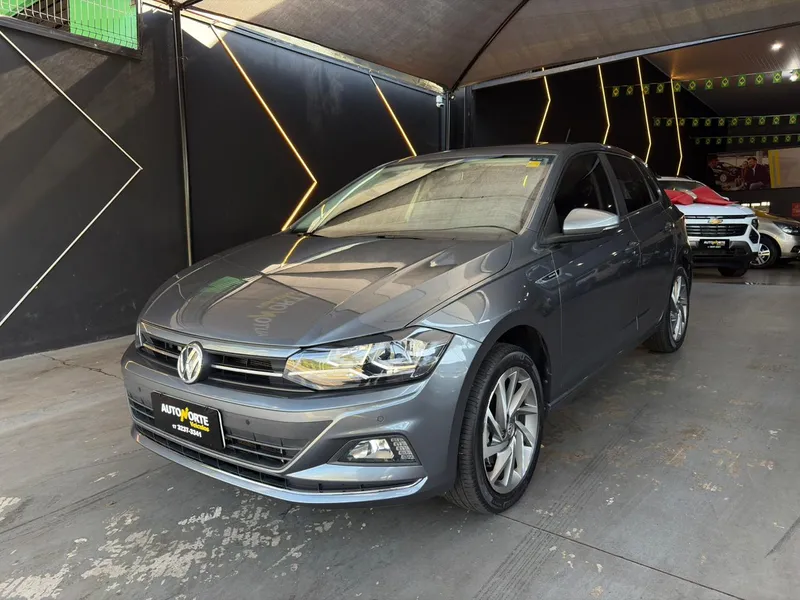 Volkswagen Polo Hatch Cinza