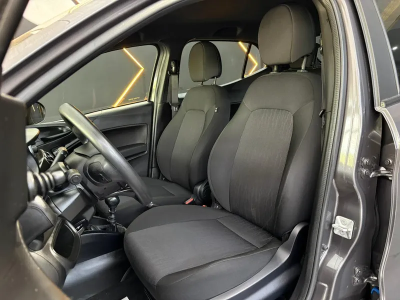 Fiat Argo Cinza