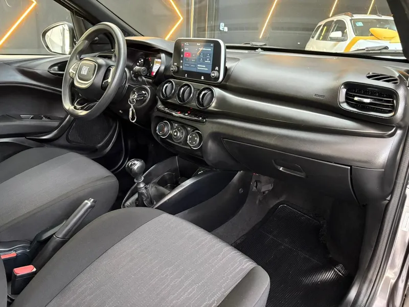 Fiat Argo Cinza