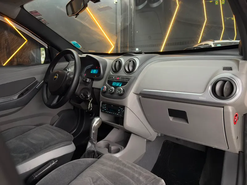 Chevrolet Agile Bege