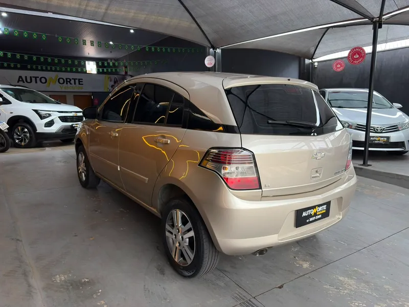 Chevrolet Agile Bege