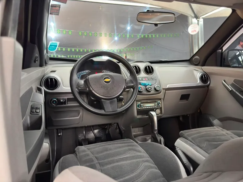 Chevrolet Agile Bege
