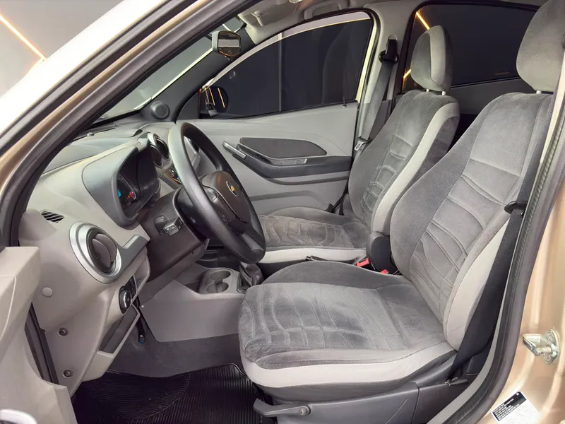 Chevrolet Agile Bege