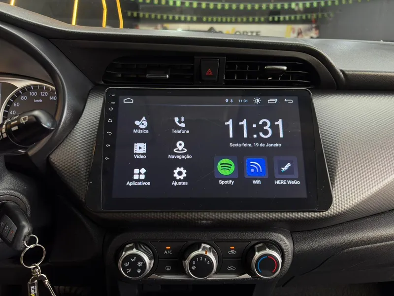 Nissan Kicks Cinza