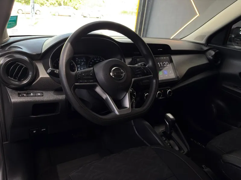 Nissan Kicks Cinza