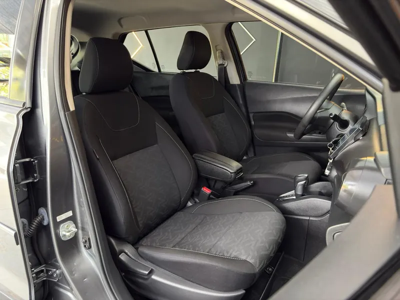 Nissan Kicks Cinza