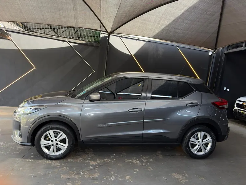 Nissan Kicks Cinza