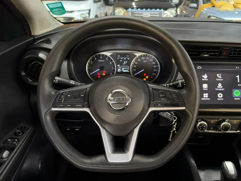 Nissan Kicks Cinza