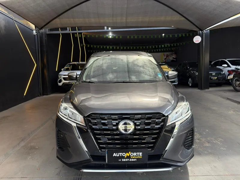 Nissan Kicks Cinza