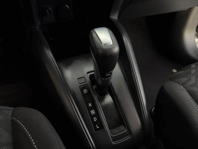 Nissan Kicks Cinza