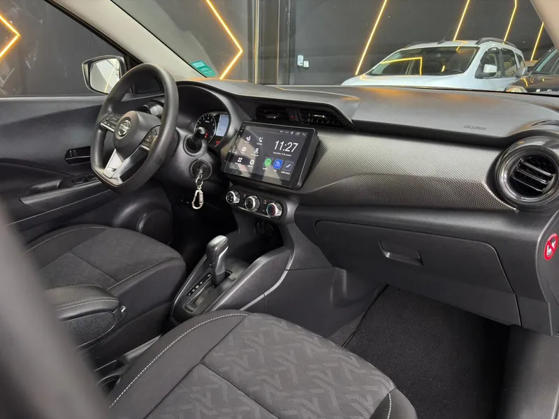 Nissan Kicks Cinza