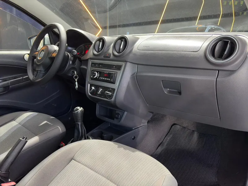 Volkswagen Voyage Prata