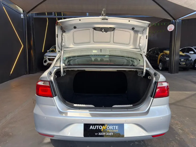 Volkswagen Voyage Prata