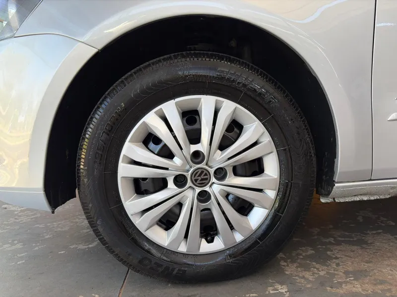 Volkswagen Voyage Prata