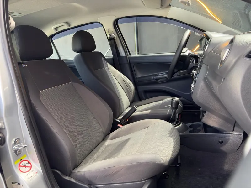 Volkswagen Voyage Prata