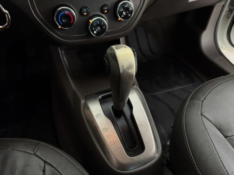 Chevrolet Cobalt Branco