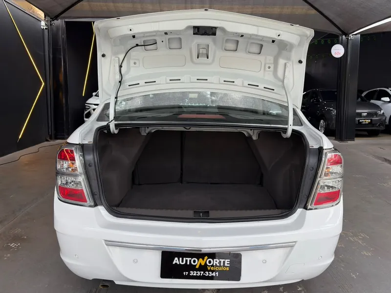 Chevrolet Cobalt Branco