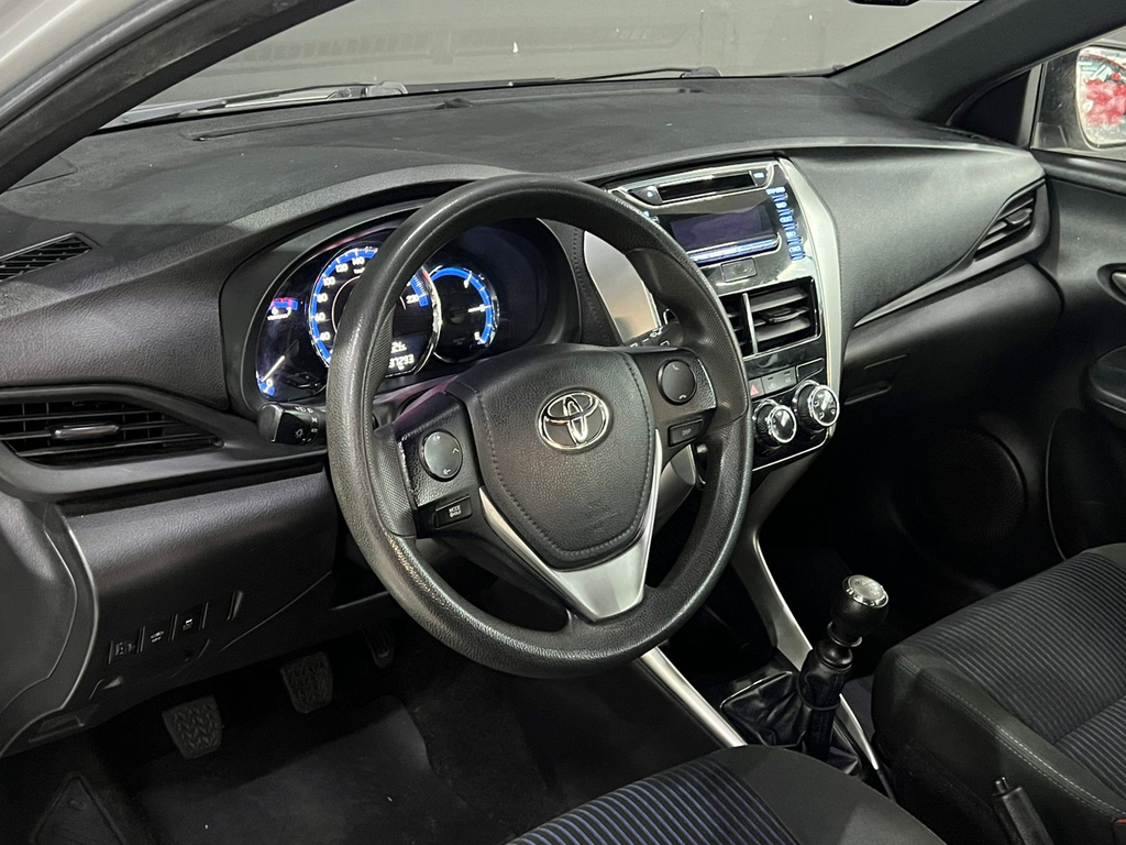 Toyota Yaris Prata