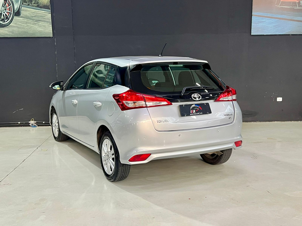 Toyota Yaris Prata