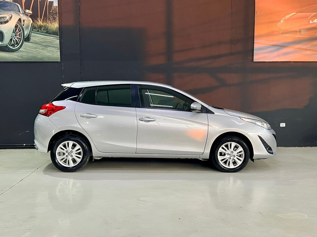 Toyota Yaris Prata