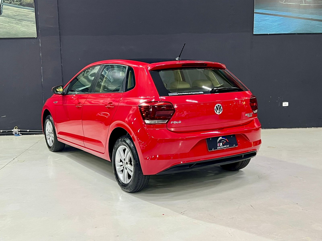 Volkswagen Polo Hatch Vermelho