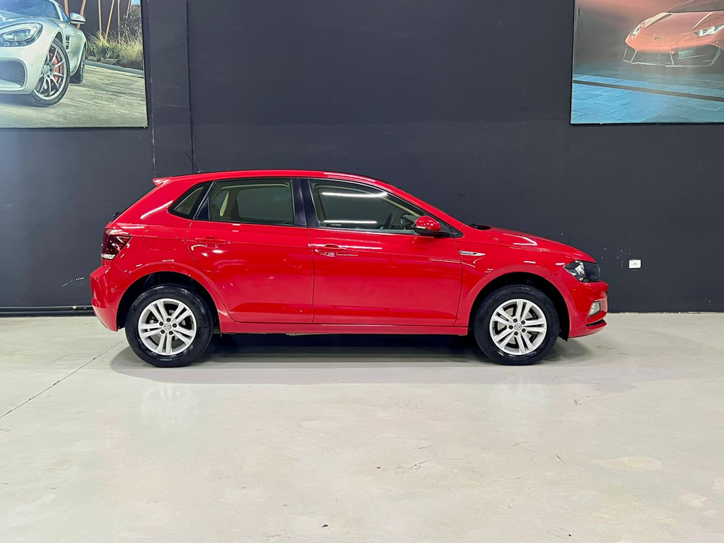 Volkswagen Polo Hatch Vermelho