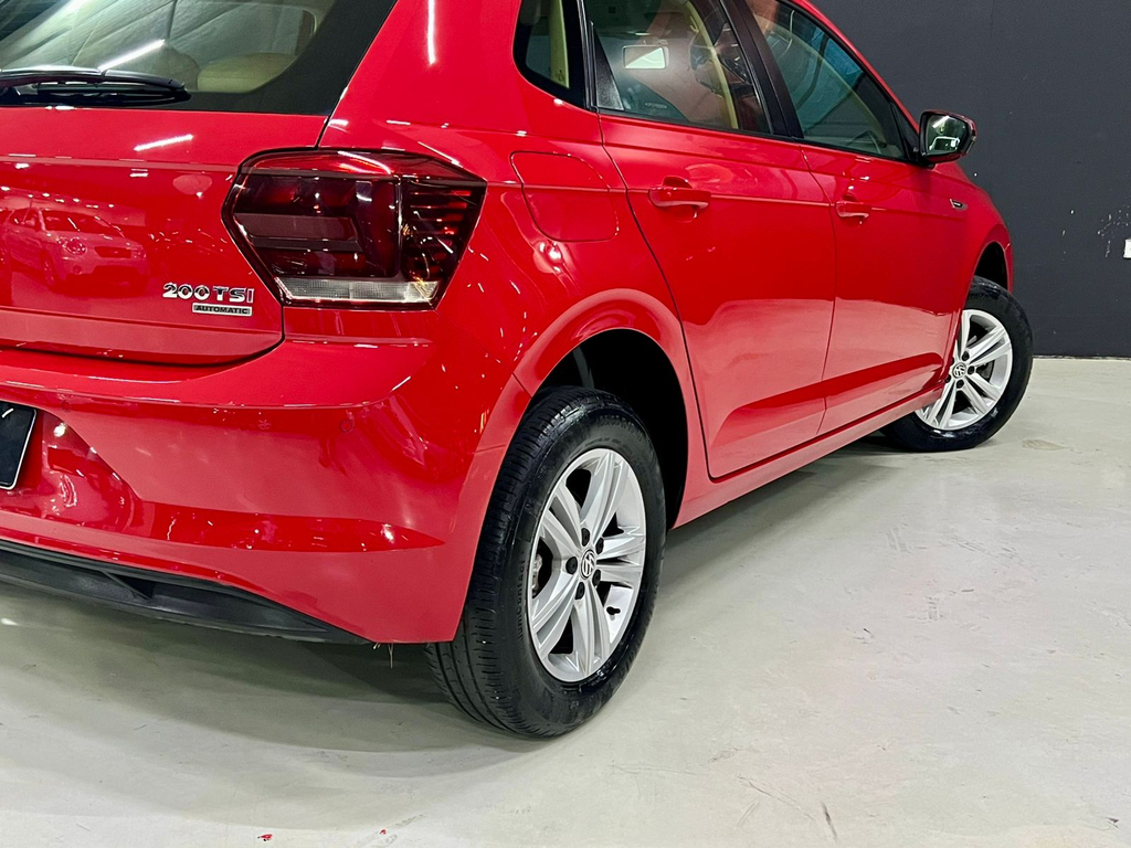 Volkswagen Polo Hatch Vermelho