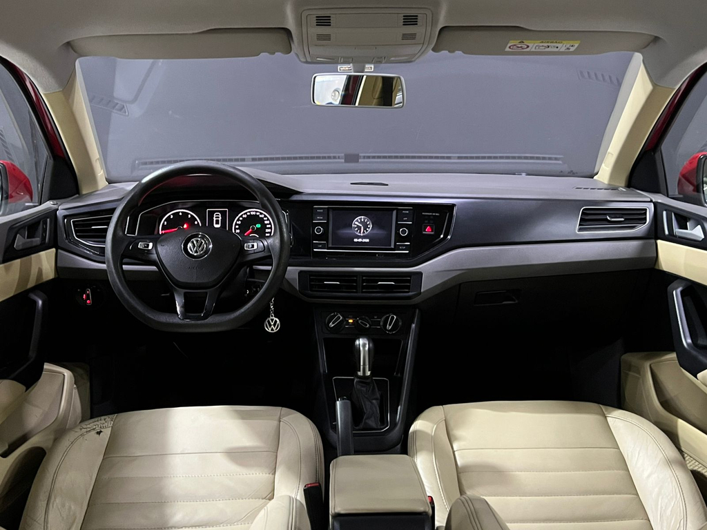Volkswagen Polo Hatch Vermelho