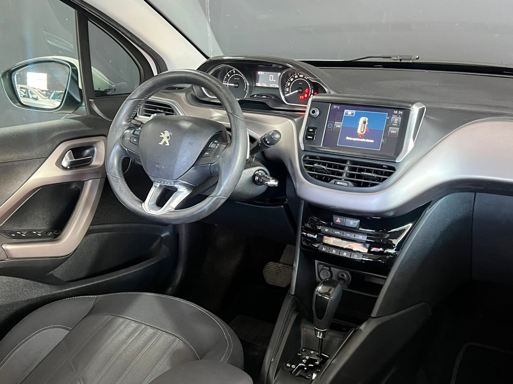 Peugeot 208 Branco