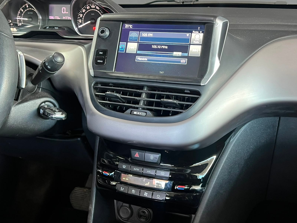 Peugeot 208 Branco