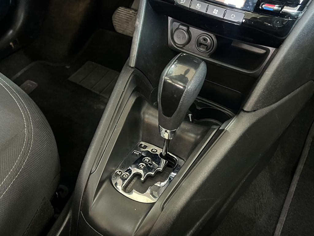 Peugeot 208 Branco