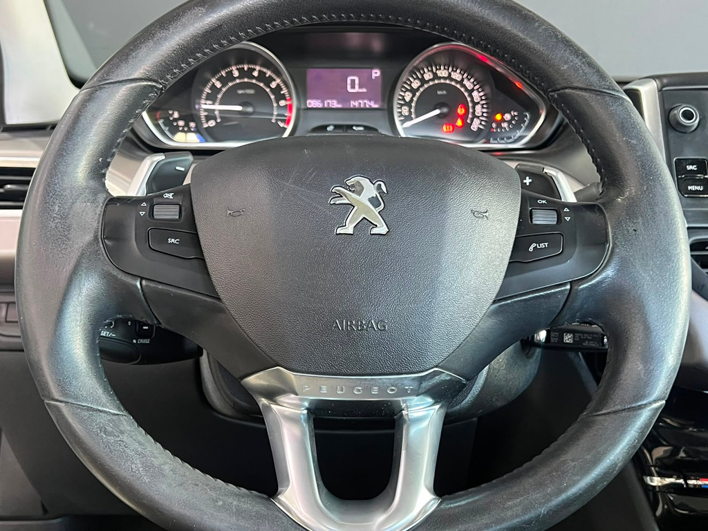 Peugeot 208 Branco