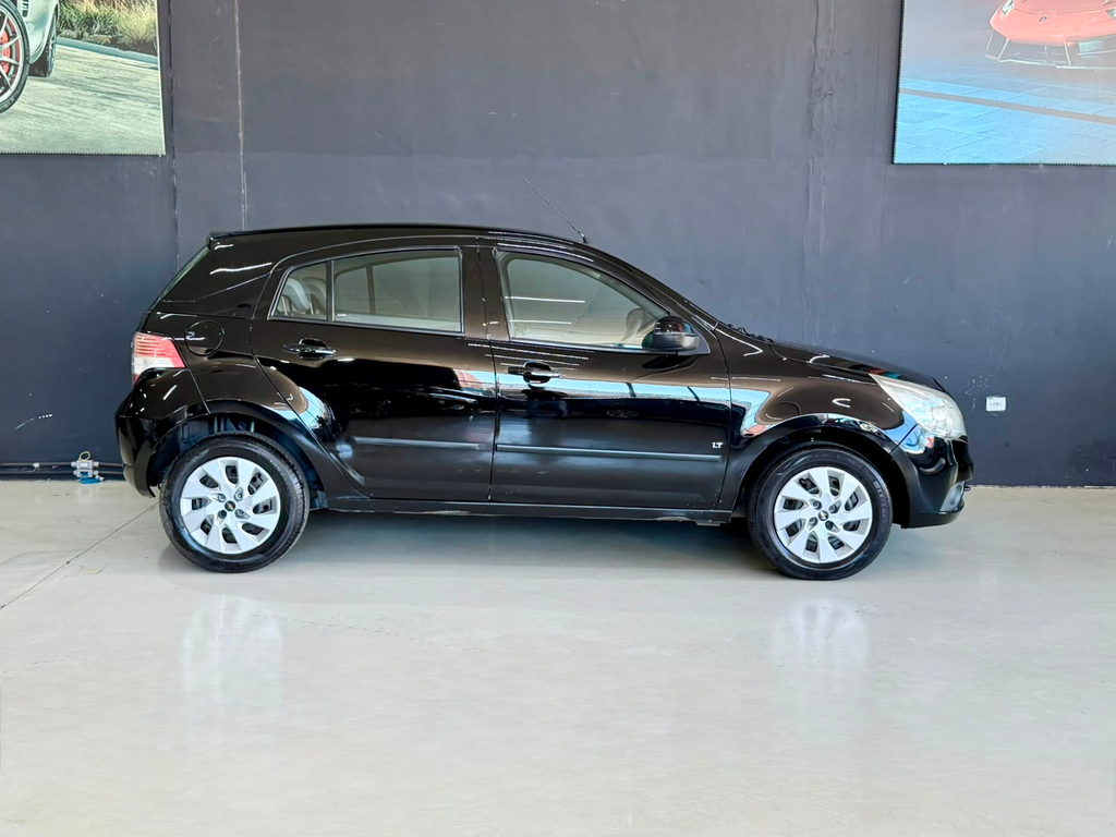 Chevrolet Agile Preto