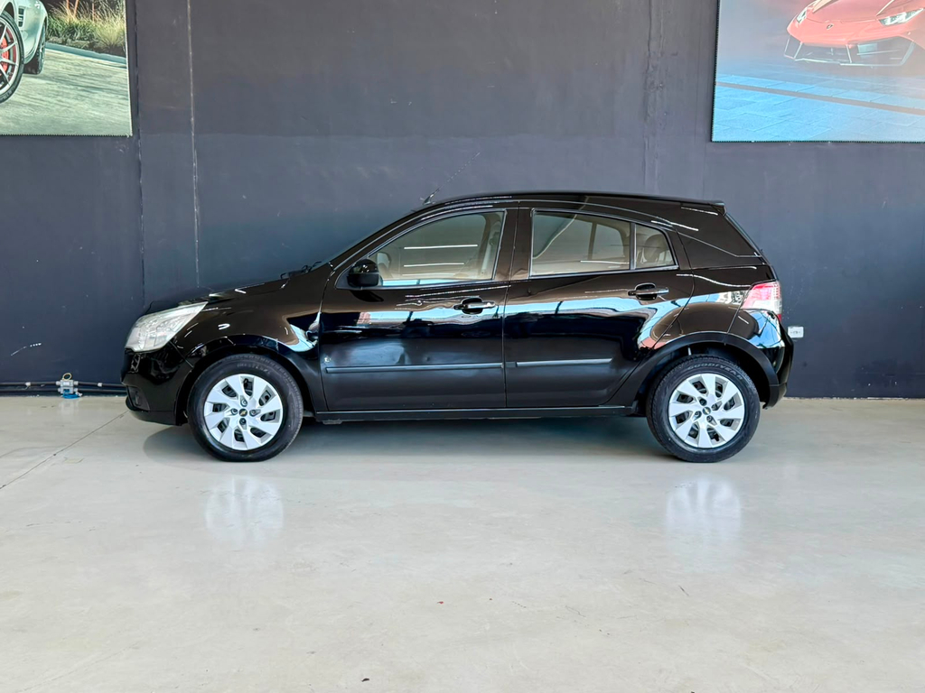 Chevrolet Agile Preto